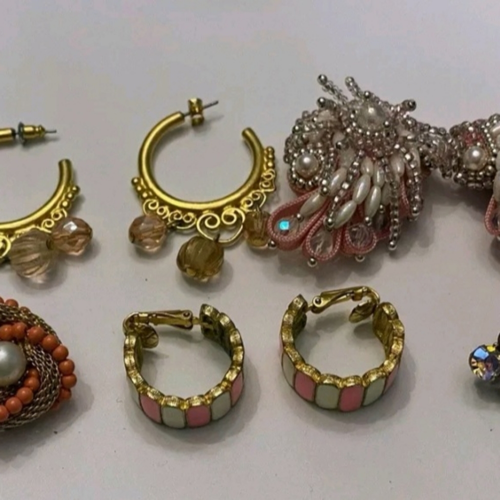 Vintage shades of coral and pink